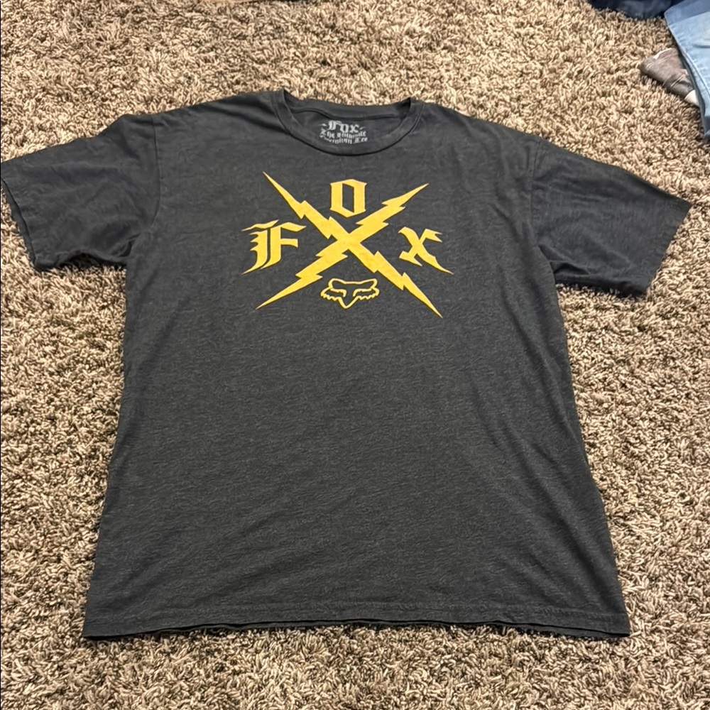 Fox Men's Gray T-Shirt. Size large *